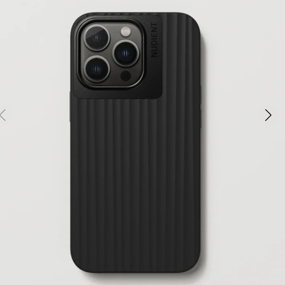 NUDIENT Bold Case in Charcoal Black